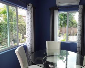 Beautiful new 2-bedroom home in an idyllic neighborhood - Stanton - Dining room
