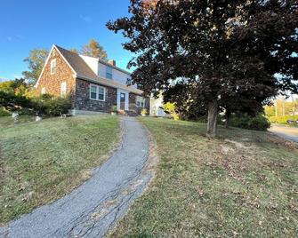 Beautiful Home In Orono, Next To Univers - Orono - Outdoors view