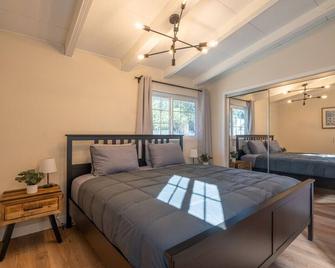 2 Kings, 2 Twin, Pets allowed. Backyard, Garage - Covina - Bedroom
