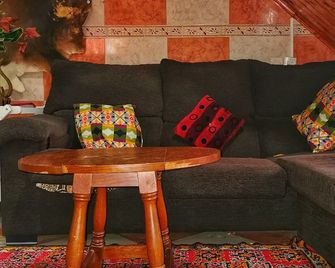 Super Traditional Accommodation In The City Center - Azrou - Sala de estar
