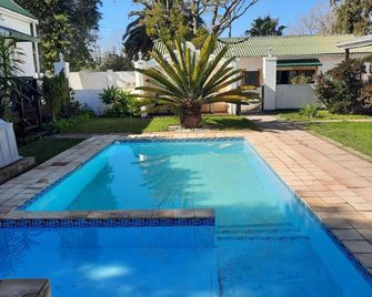 Alpine Inn - George - Pool