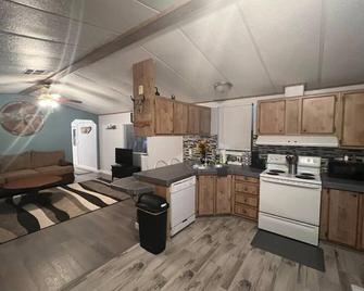 Stampede Mh 61 Guest House Stampede Mh 61 Guest House 2bdrm / 2bath - Tombstone - Kuchyň