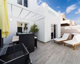 Carlotta's Sea-Cret - Playa Honda - Patio