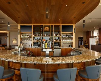 Courtyard by Marriott Erie Bayfront - Erie - Bar