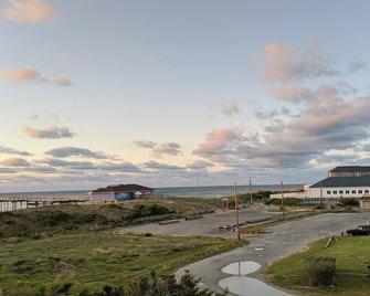 Amazing Ocean View-Newly Renovated Modern Oasis - Avon - Vista del exterior