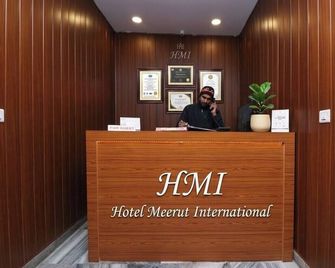 Hotel O Meerut International - Meerut - Front desk