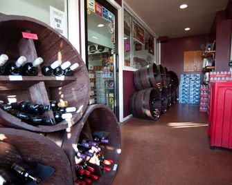 Dalewood Inn - Port McNeil - Tienda