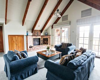 Lawson Lodge - Mount Macedon - Sala de estar