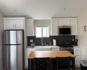 New Cute Guest House House Ac Heat Full Kitchen Near Downtown La & Pasadena - Alhambra - Kitchen