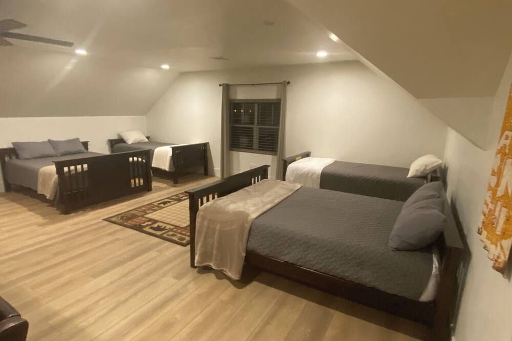 Cozy Cottage Inn sets in the heart of ATV trails and 3 National Parks. - Richfield - Slaapkamer
