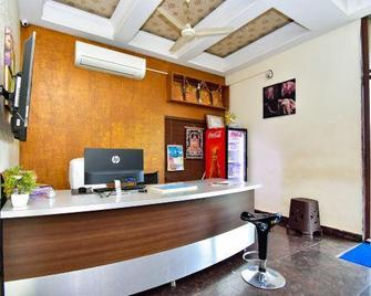 Raadhey Guest Inn - Nellore - Recepción