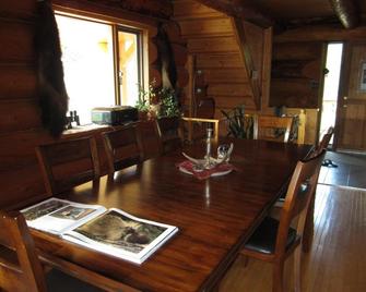 Mount Logan Ecolodge - Haines Junction - Їдальня