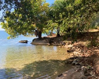 Soul Rebel Lodge & Backpackers - Nkhata Bay