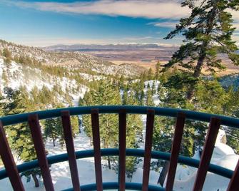 Experience The Sierras & Lake Tahoe At The Ridge Sierra Resort - Stateline - Balcony