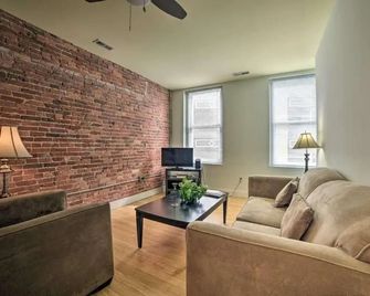 Executive furnished rentals at Light St - Baltimore - Living room