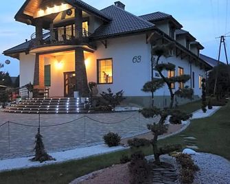 드보레크 브 다브네이 슈콜레 - 시에라츠 - 건물