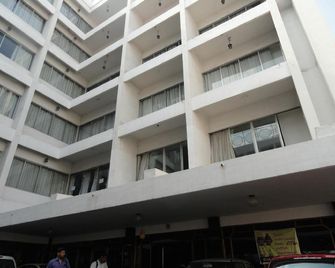 Hotel Ilapuram - Vijayawada - Edificio