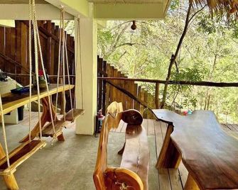 Tree house at a superb virgin bay with starlink - Arroyo Cruz - Balcony