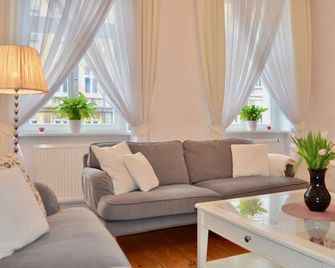 New City Apartments - Ґожув-Велькопольський - Вітальня