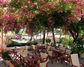 Zefiros - Agios Ioannis - Patio