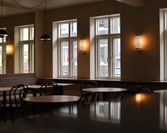 هوتل لوكال 101 - ريكيافيك - مطعم