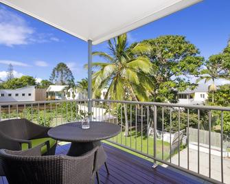 Tranquil & Modern Riverside Getaway - Noosaville - Balcony