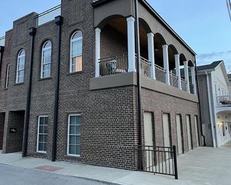 New Downtown Luxury Townhouse in Bourbon Country - Elizabethtown - Building