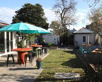 Stay Social - Bendigo - Patio