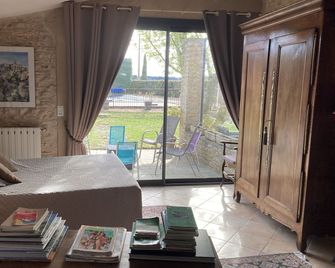 pretty Provencal farmhouse in the heart of the Luberon (between Gordes and Roussillon) with swimming pool - Joucas - Schlafzimmer