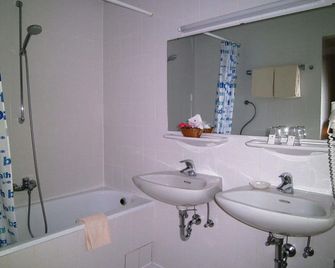 Parkhotel Rüdesheim - Rüdesheim am Rhein - Phòng tắm