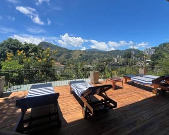 Ella Rawana Den Hotel - Ella - Varanda