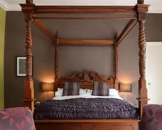 Satis House Hotel - Saxmundham - Bedroom