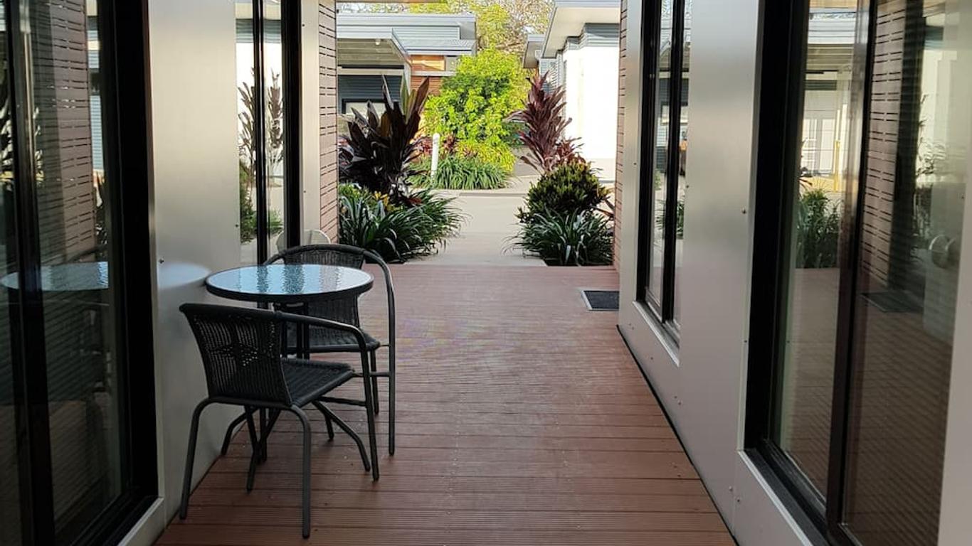 مورا ميريديان موتل