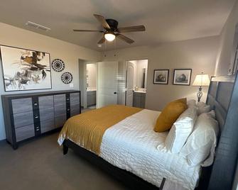 Brand New! Charming and Cozy Too - Clovis - Bedroom