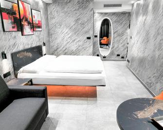 Adv Home - Exclusive Rooms - Bolzano - Sypialnia