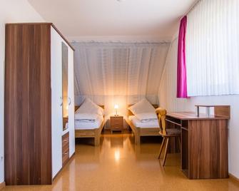 Gasthaus Pension Löwen - Freiburg im Breisgau - Schlafzimmer
