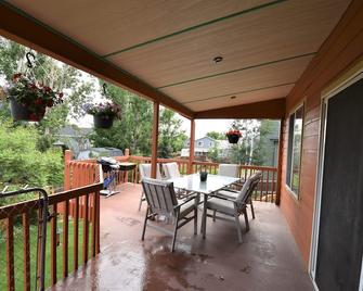 Cozy Home in quiet residential neighborhood with Den and Living room. - Thornton - Balcony
