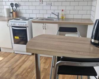 Beautiful 1-Bed Apartment in Cork - Cork - Kitchen