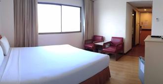 Sakura Hotel - Hat Yai - Phòng ngủ