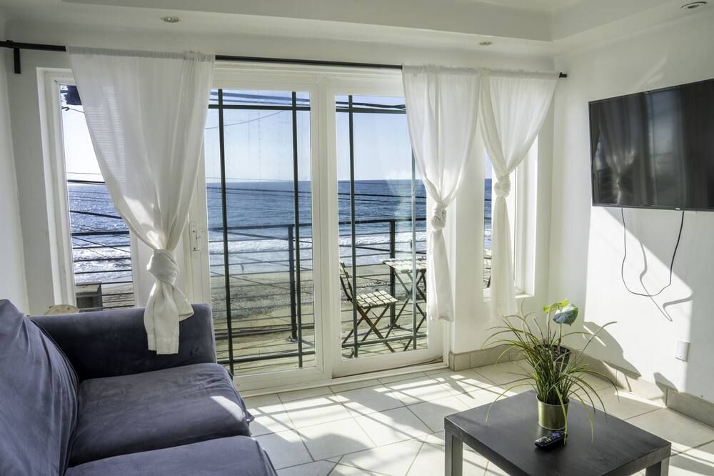 Breathtaking Beachfront 1 Bedroom Apt - تيجوانا - غرفة معيشة