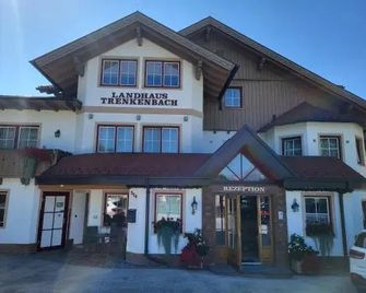 Hotel Garni Landhaus Trenkenbach - שלאדמינג - בניין