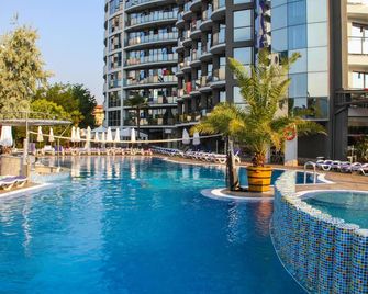 Smartline Meridian Hotel - Nesebăr - Pool