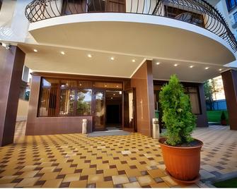 Favorit Hotel - Gelendzhik - Byggnad
