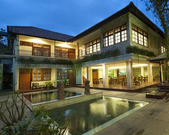 Catur Adi Putra - Denpasar - Building