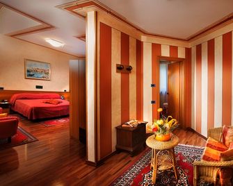 Hotel La Ruota - Vicoforte - Bedroom