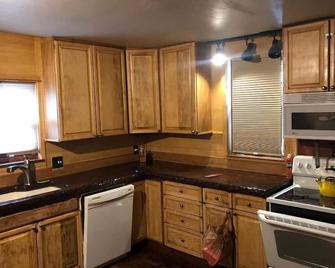Down~town~flat - Loveland - Kitchen
