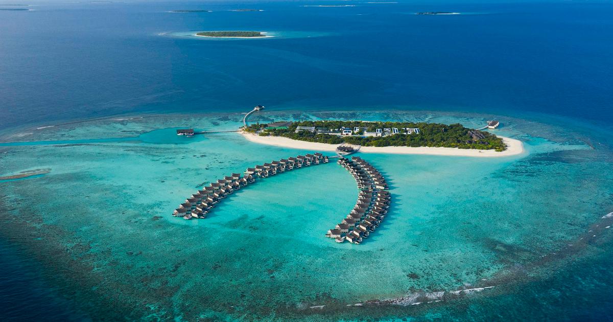 Mövenpick Resort Kuredhivaru Maldives £260. Holhudhoo Hotel Deals ...