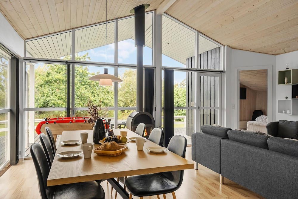 Nice home in Fjerritslev with sauna - Fjerritslev - Dining room