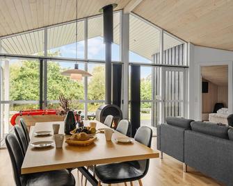Modern Holiday Home in Fjerritslev Denmark With Sauna - Fjerritslev - Eetruimte