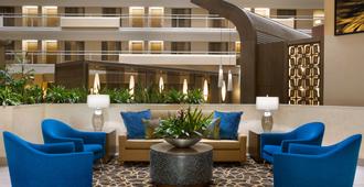 Embassy Suites by Hilton San Antonio Airport - San Antonio - Sala de estar